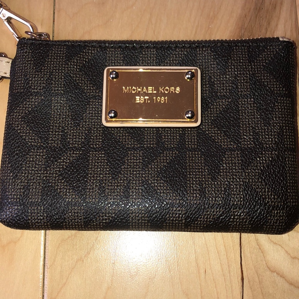 Micheal Kors Wristlet